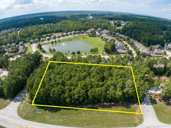 1 Fm 3083, Conroe, TX 77304