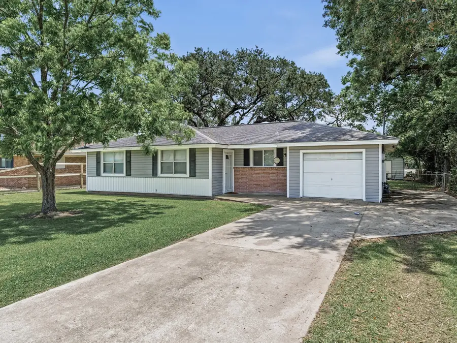 123 Ogden Street, Winnie, TX 77665 - #2