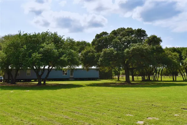 13337 Us Highway 90a E, Hallettsville, TX 77964