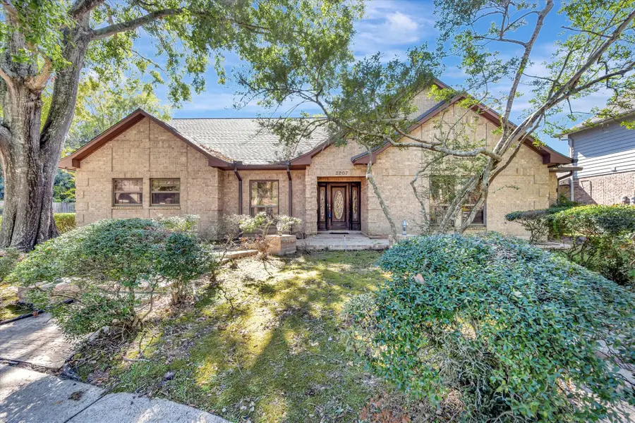 2207 Rockhaven Drive, Houston, TX 77062 - Image #2