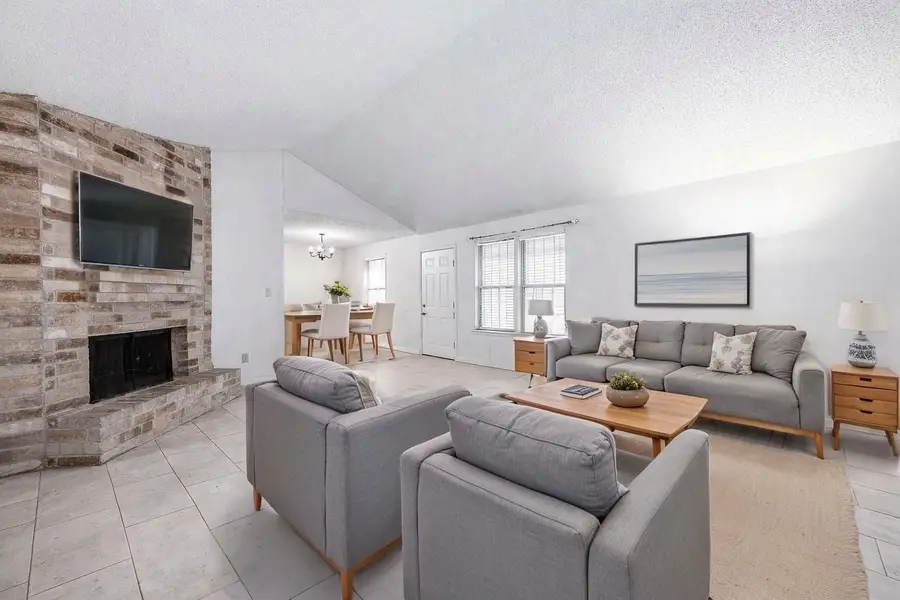 12703 Redfern Drive, Houston, TX 77048 - Image #2