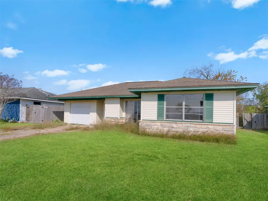 1114 W 11th Street, Freeport, TX 77541 - Image #2