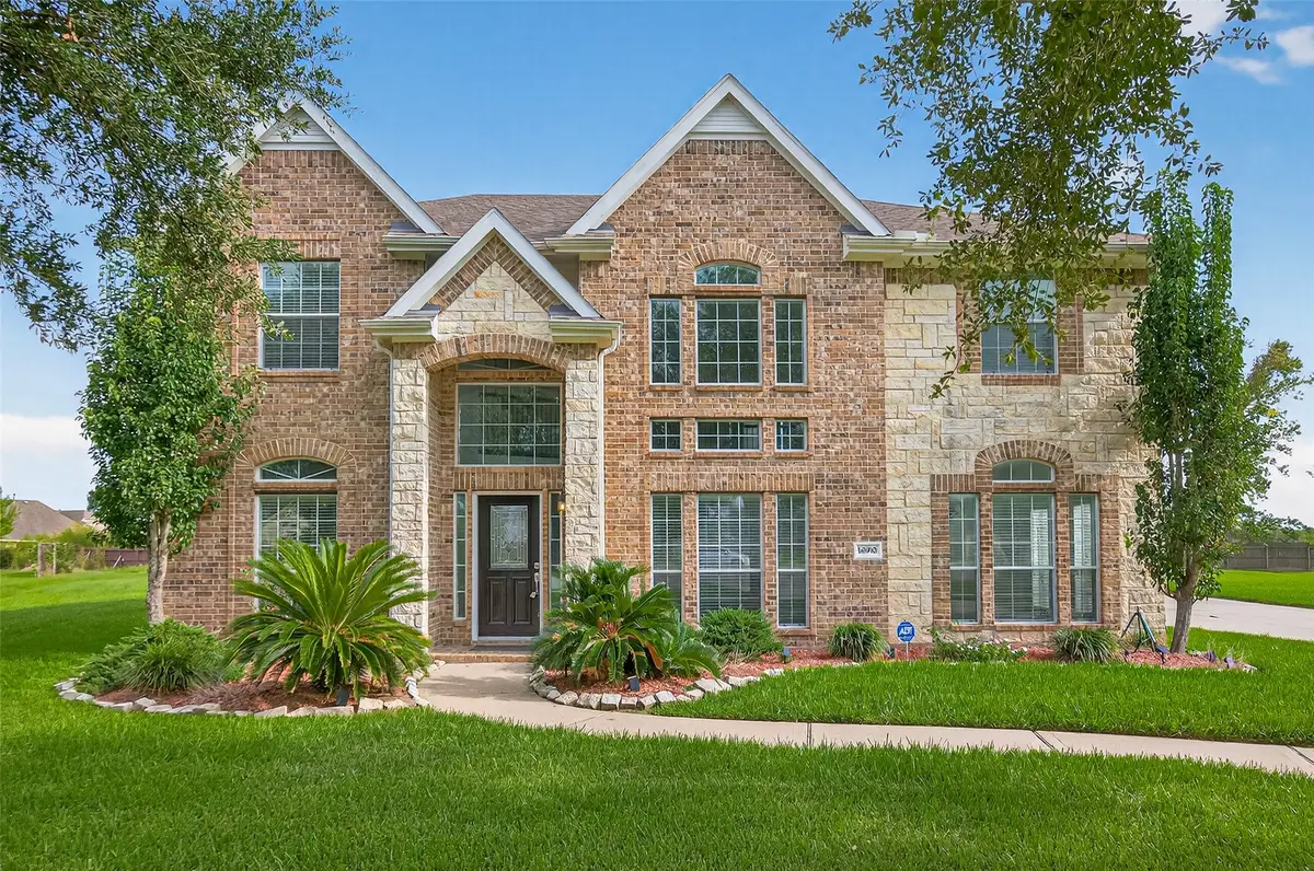 14910 High Meadow Ln, Baytown, TX 77523 - Image #1