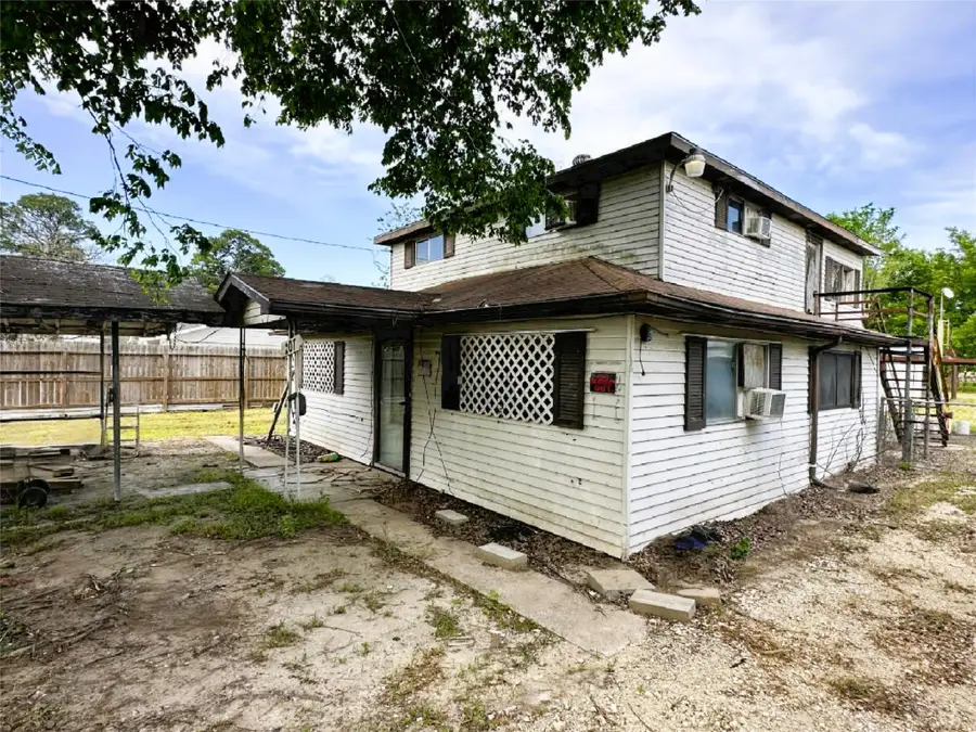 207 S 5th Street, Highlands, TX 77562 - #3