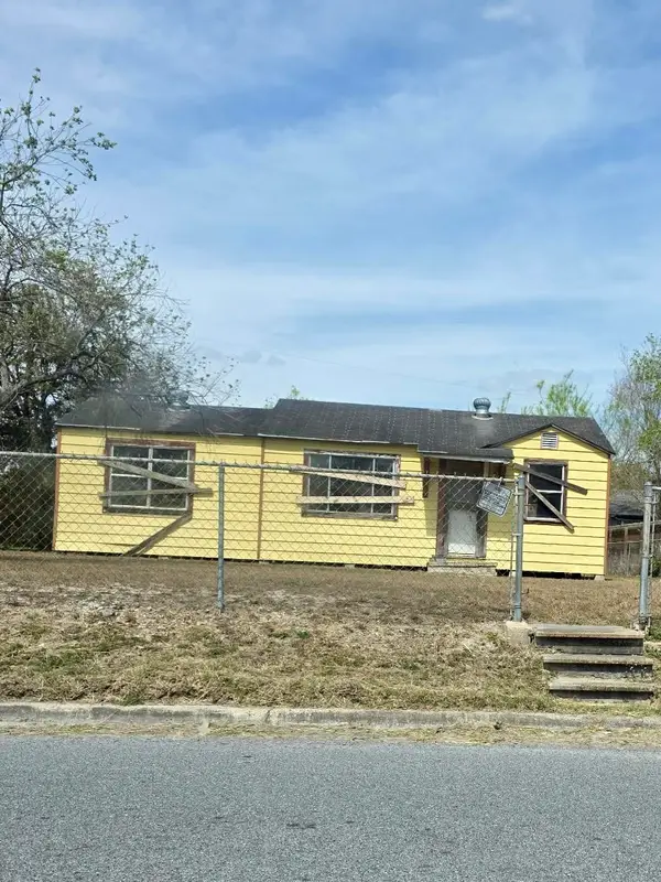 319 E Ricky Crossland Avenue, Elsa, TX 78543