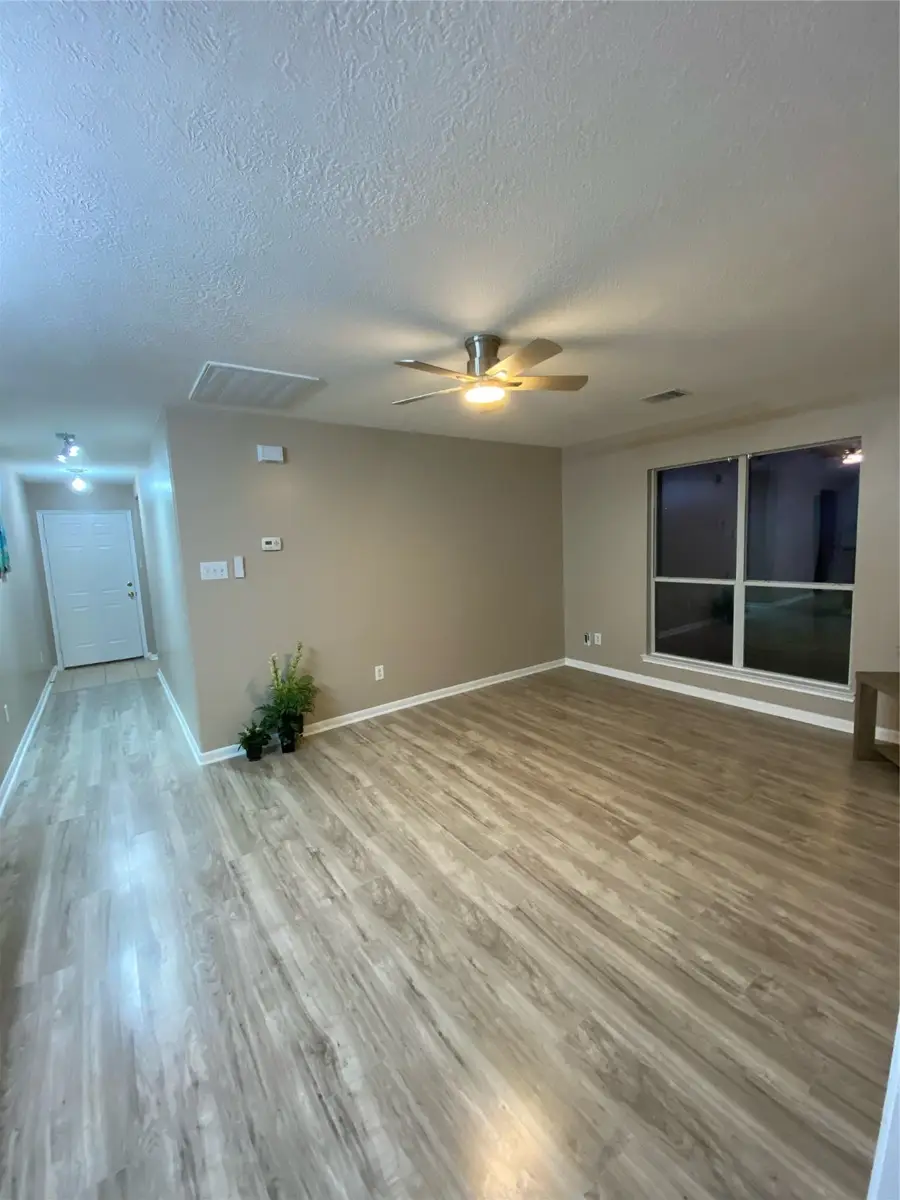 8825 E Buffalo Circle, Willis, TX 77378 - Image #3