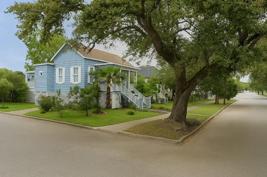 3128 Ursuline Street, Galveston, TX 77550 - Image #3