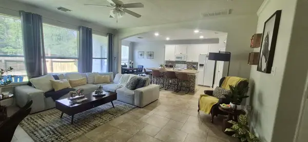 42 E Burberry Circle, The Woodlands, TX 77384