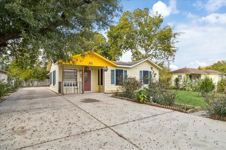 1513 Thomas Avenue, Pasadena, TX 77506 - Image #2