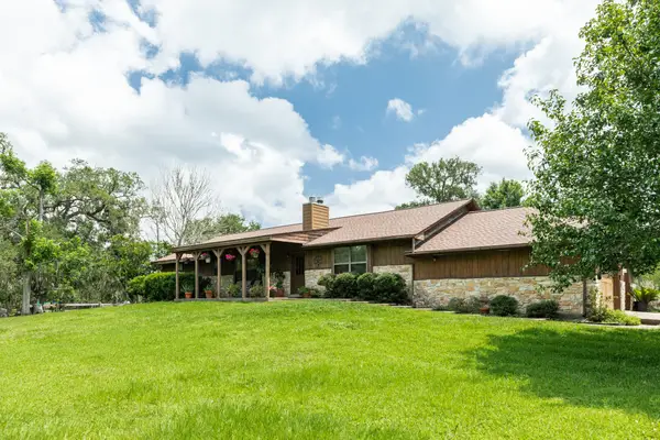 4821 County Road 288, Angleton, TX 77515