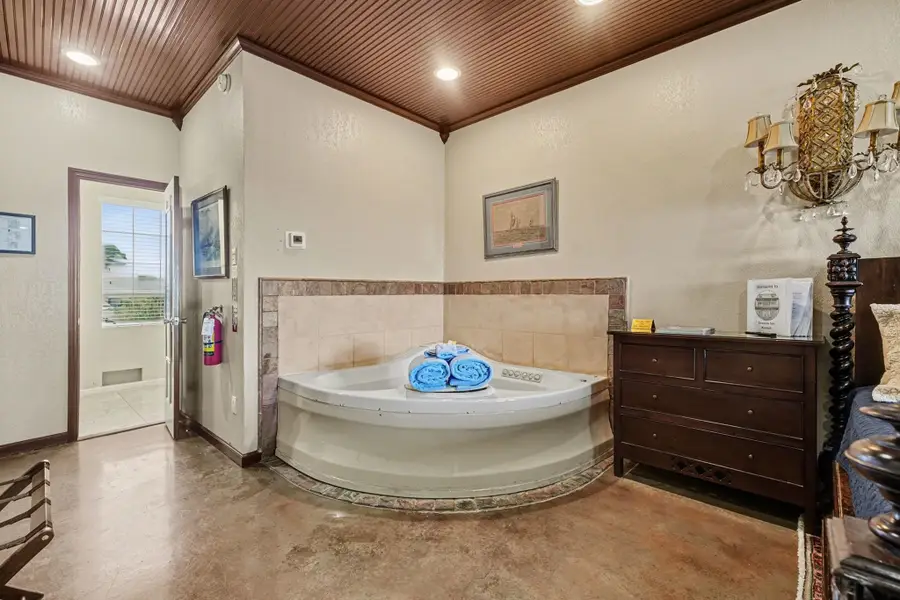 503 Bay Avenue, Kemah, TX 77565 - Image #3