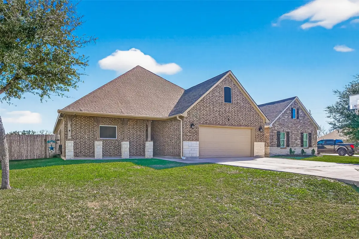 3819 Willow Breeze, Needville, TX 77461 - #1