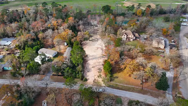 27003 Springwood Drive, Magnolia, TX 77354