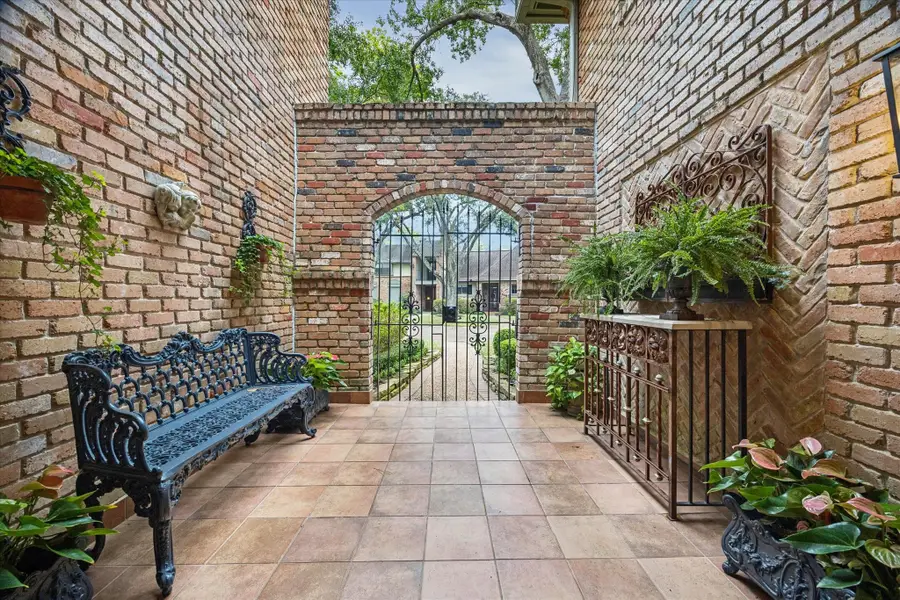 9452 Briar Forest Drive, Houston, TX 77063 - Image #3