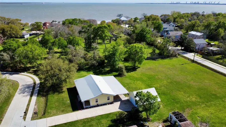 320 S Jamison Street, La Porte, TX 77571 - #3