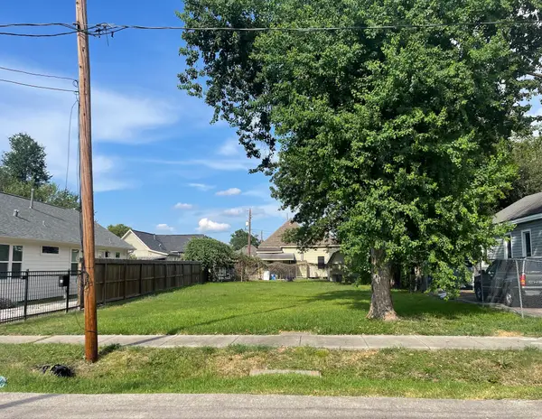 2114 Chestnut Street, Houston, TX 77009