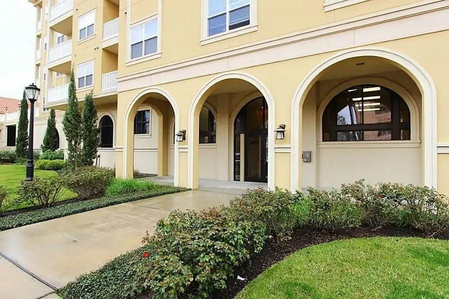 2203 Dorrington Street #400, Houston, TX 77030 - Image #2
