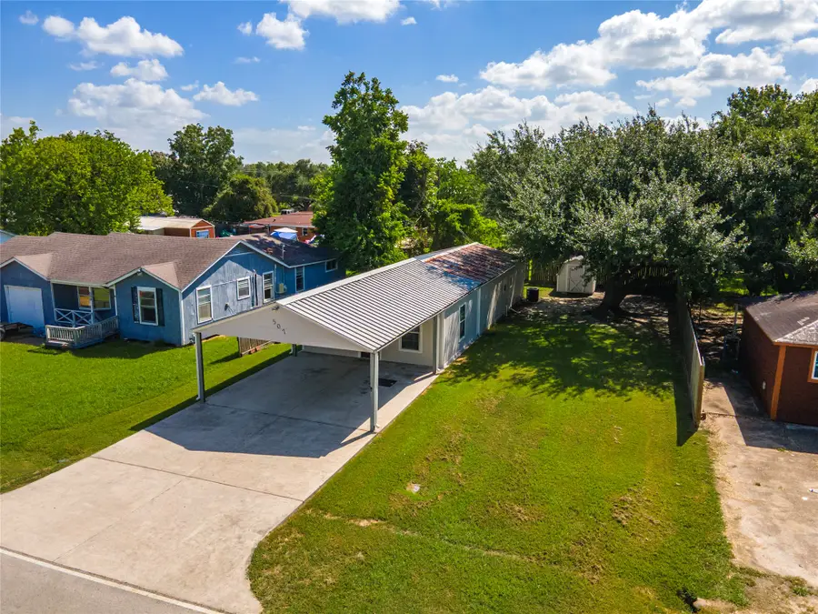 507 W Oak Street, Highlands, TX 77562 - #2