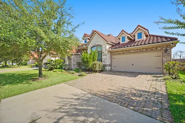 9 Oakmont Court, Jersey Village, TX 77064