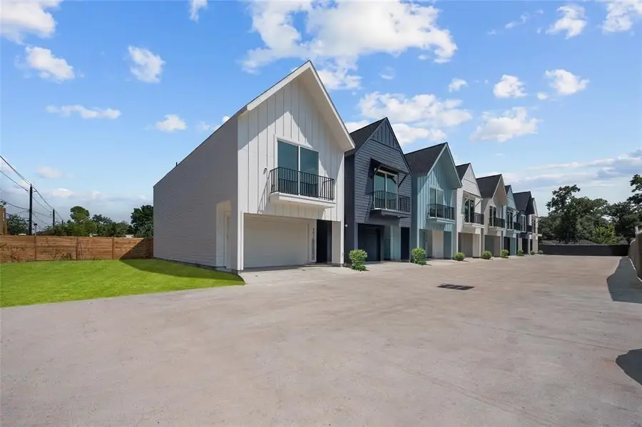 409 Alvia Run Lane, Houston, TX 77018 - Image #2