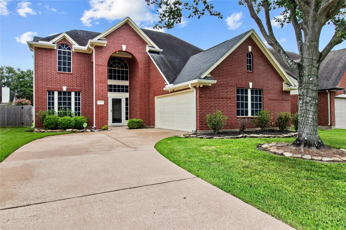 10902 Spruce Drive N, La Porte, TX 77571 - Image #1