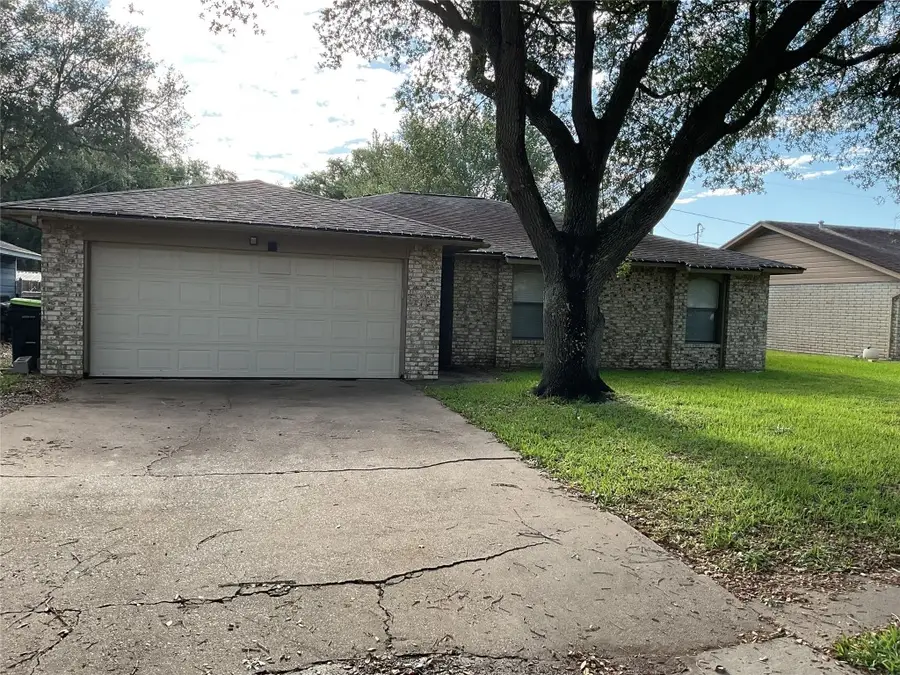 5129 Chateaux Drive, Bay City, TX 77414 - #2