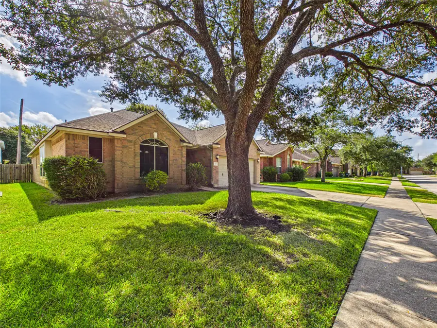 1119 Sussex Trail, Pearland, TX 77584 - #2
