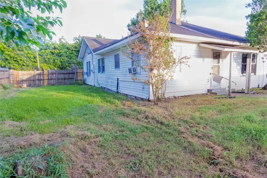 103 Birch Street, Wallis, TX 77485 - Image #3