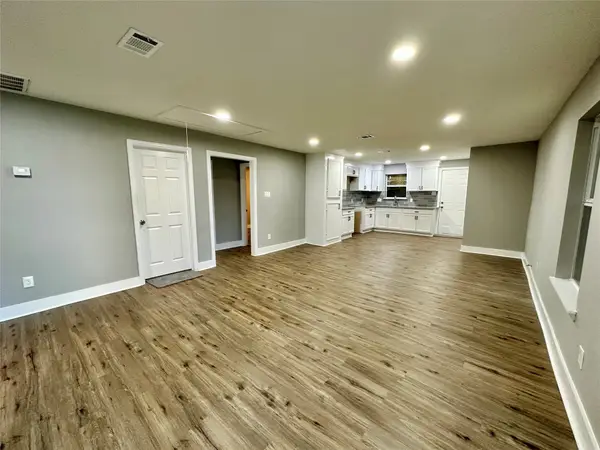 10210 Ashville Drive, Houston, TX 77051