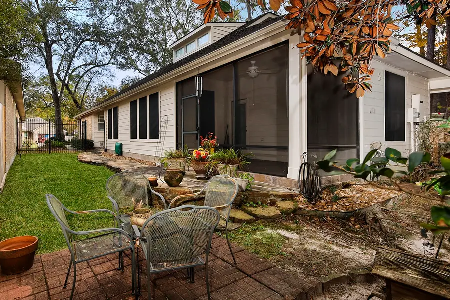 15 Lilac Ridge Place, The Woodlands, TX 77384 - Image #2