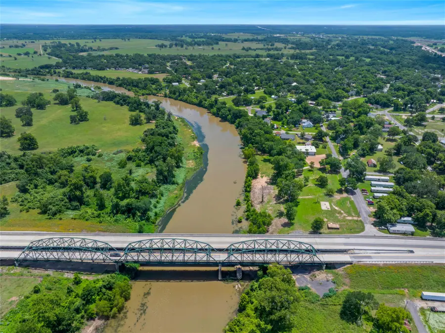 932 Robson, Columbus, TX 78934 - #3