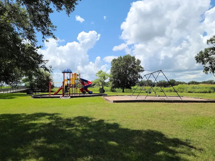 912 Wagon Wheel Trail, Angleton, TX 77515 - Image #2