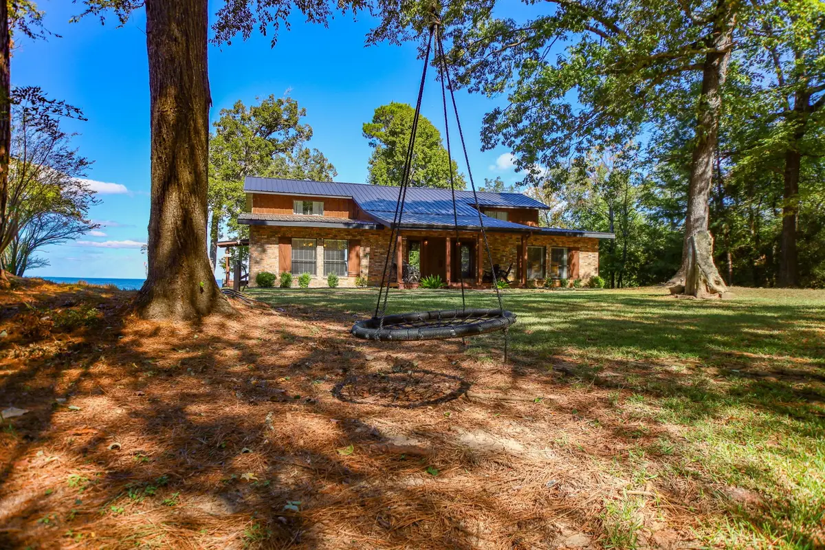 169 Cheyenne, Zavalla, TX 75980 - Image #1