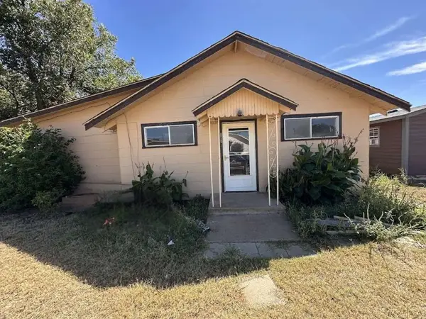 608 E Lee Street, Rotan, TX 79546