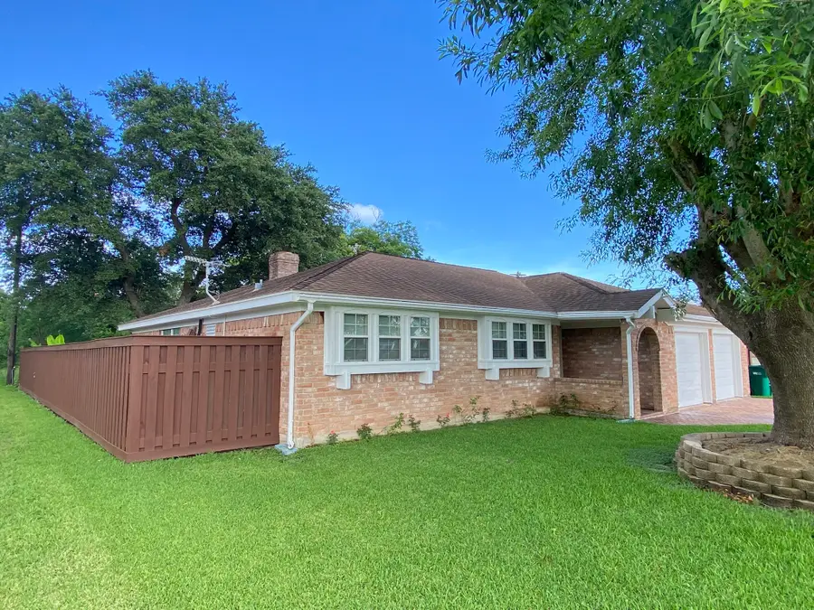 1414 Howell Avenue, La Marque, TX 77568 - #2