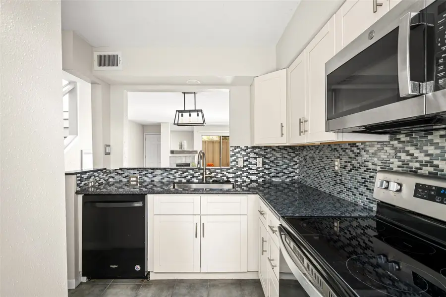 5000 Glenmont Drive, Houston, TX 77081 - #3