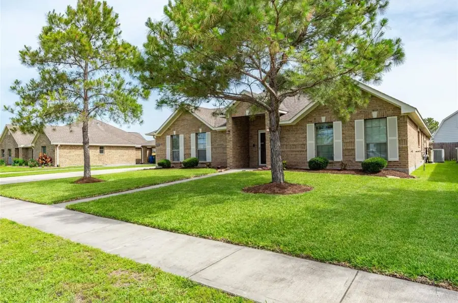 6723 Travis Street, Manvel, TX 77578 - Image #2