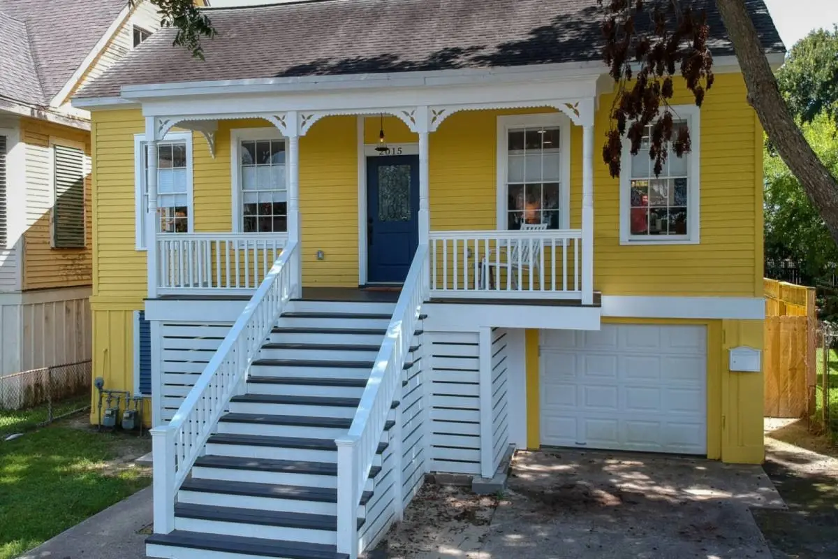 2015 Avenue L, Galveston, TX 77550 - #1