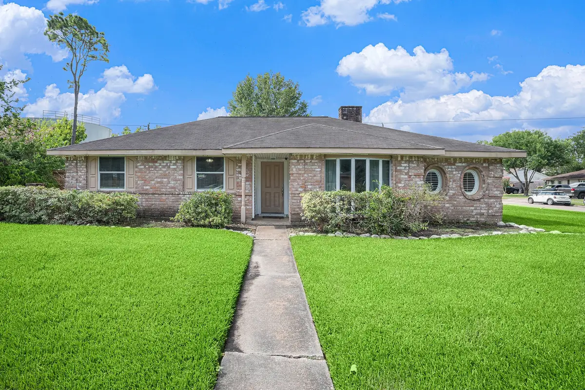 515 Brandywyne Drive, Friendswood, TX 77546 - #1