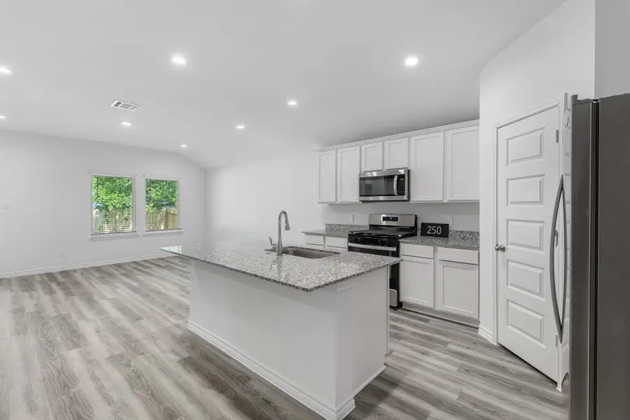 415 China Grove, China, TX 77613 - Image #2