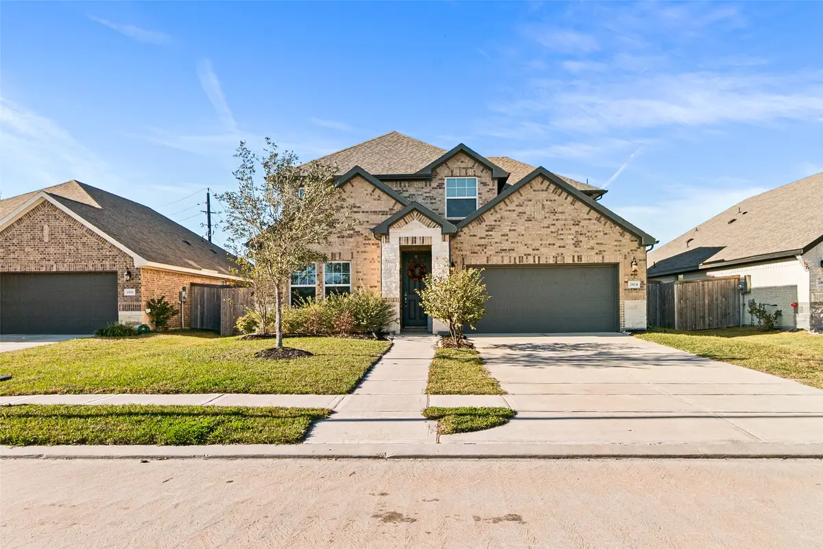 2104 Elrington Willow Lane, Pearland, TX 77089 - Image #1