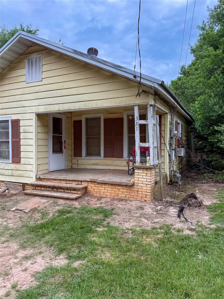 321 Sycamore Street, Grapeland, TX 75844 - #2