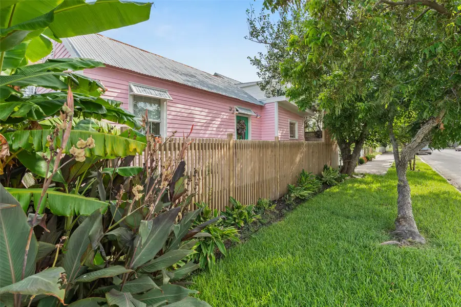 1301 15th Street, Galveston, TX 77550 - #2