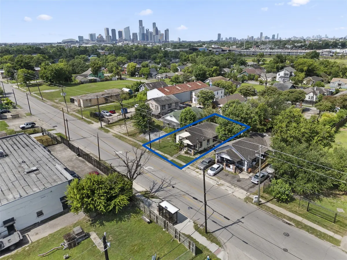 2825 Jensen Drive, Houston, TX 77026 - Image #1