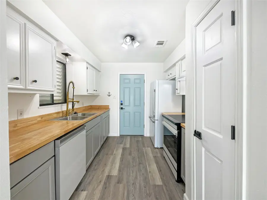 44 Campeche Circle, Galveston, TX 77554 - Image #2