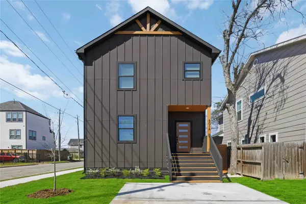 801 E 32nd 1/2 Street, Houston, TX 77022