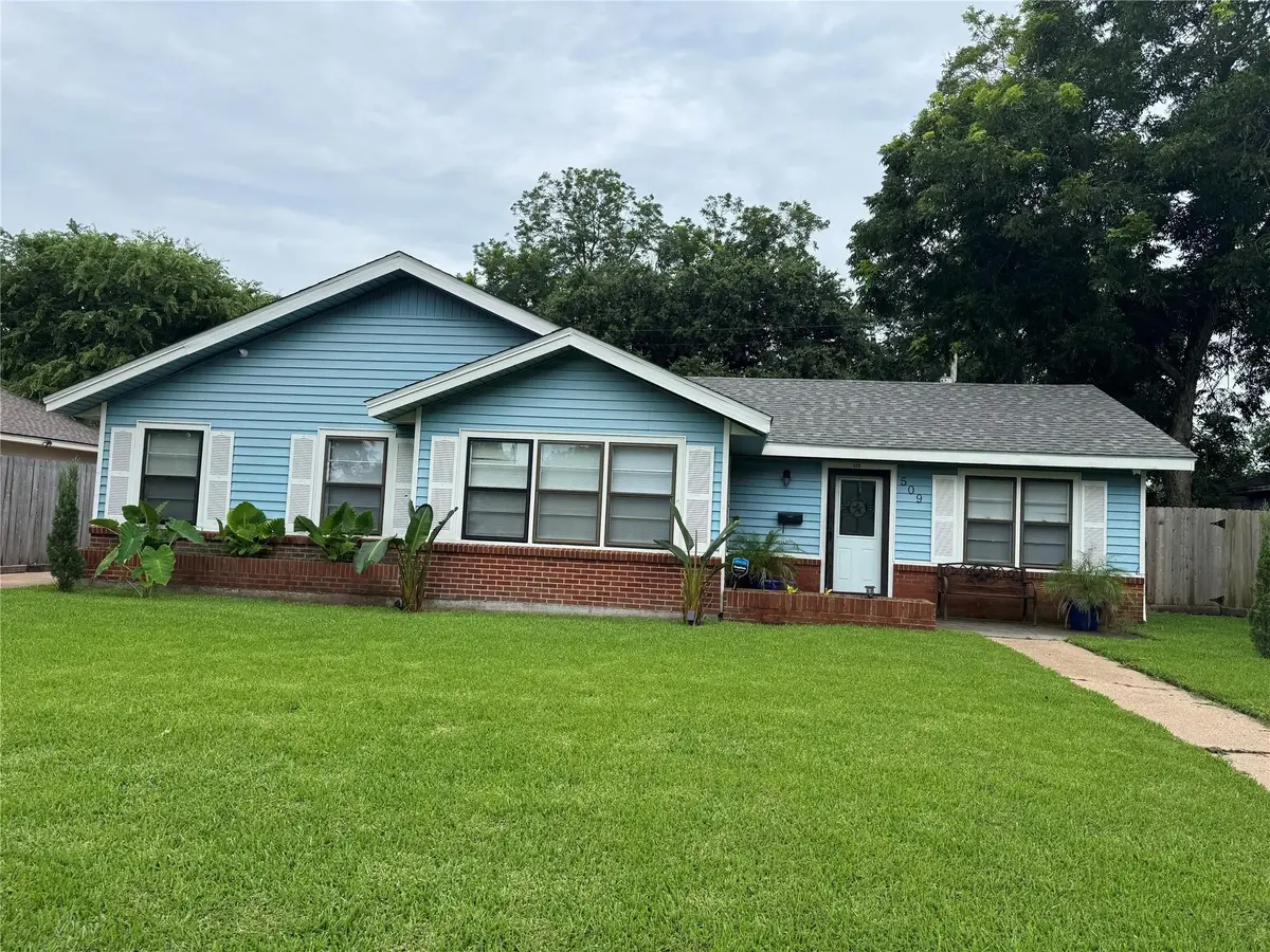 509 23rd Avenue N, Texas City, TX 77590 - #1