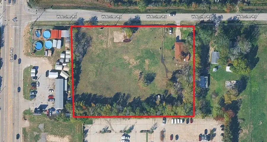 923 W Archer Road, Baytown, TX 77521 - #2