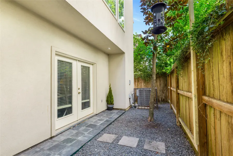 1822 Southmore Boulevard #A, Houston, TX 77004 - #2