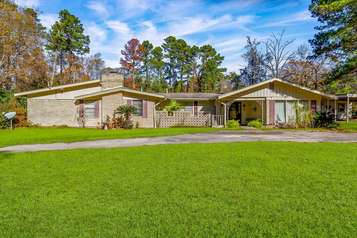 433 W Laurelia Road, Livingston, TX 77351 - Image #1
